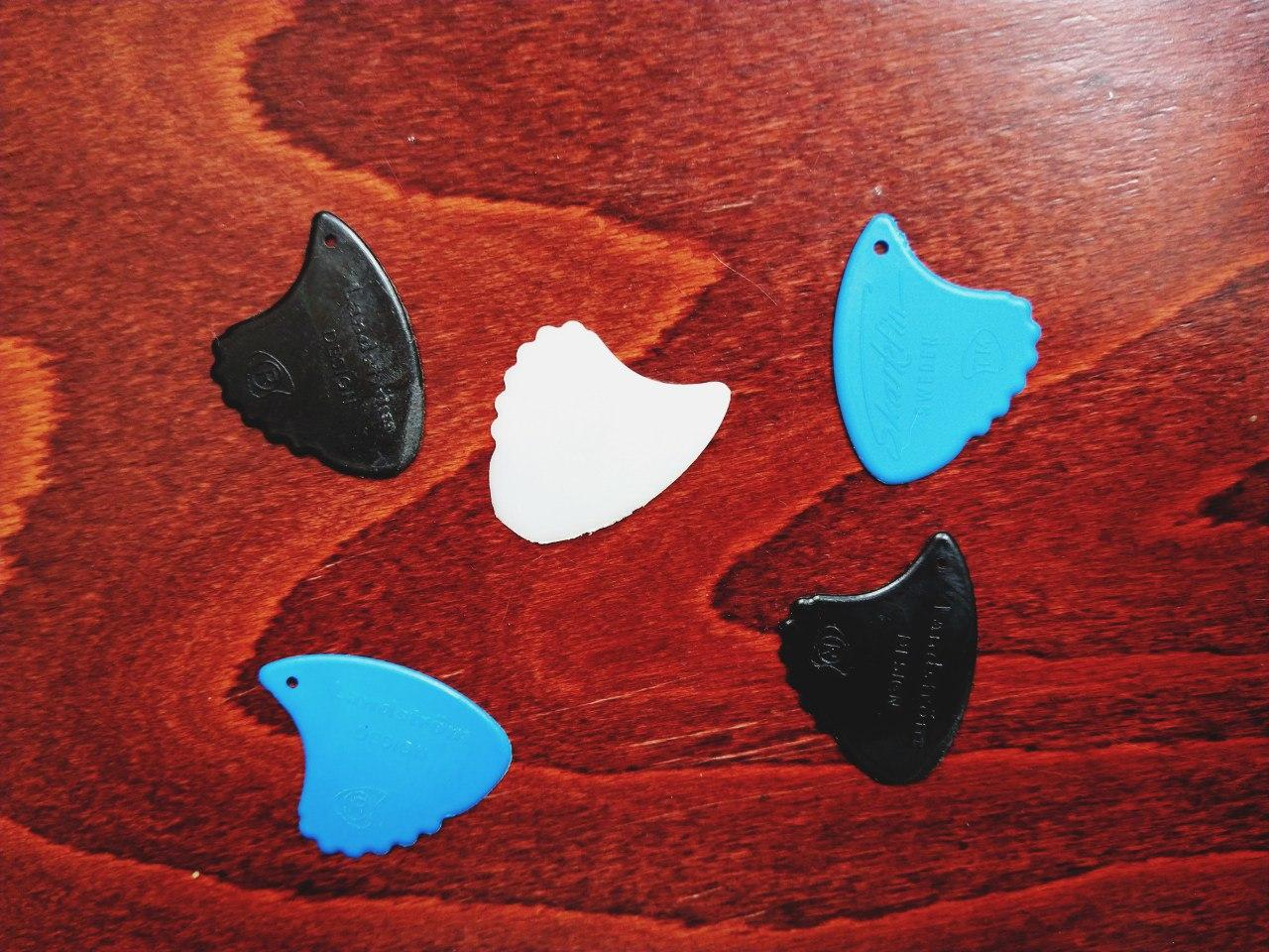 Landstrom sharkfin plectrums